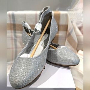 NWT DREAM PAIRS Womens Silver Glitter Dress Flats Size 9